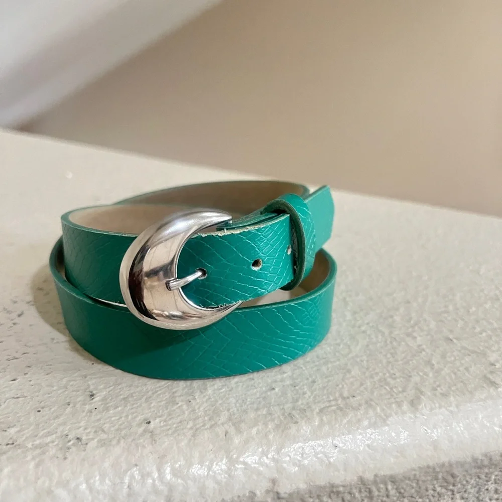 Women’s Green‎ Leather Silver buckle belt